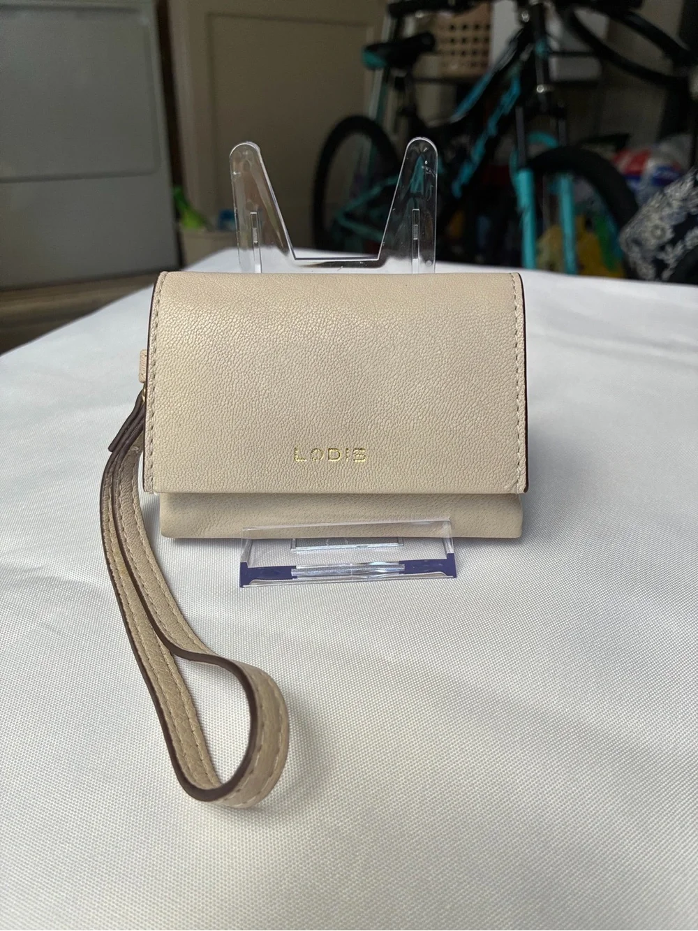 Lodis Paige Mini Leather Wristlet Wallet Beige RFID NWOT